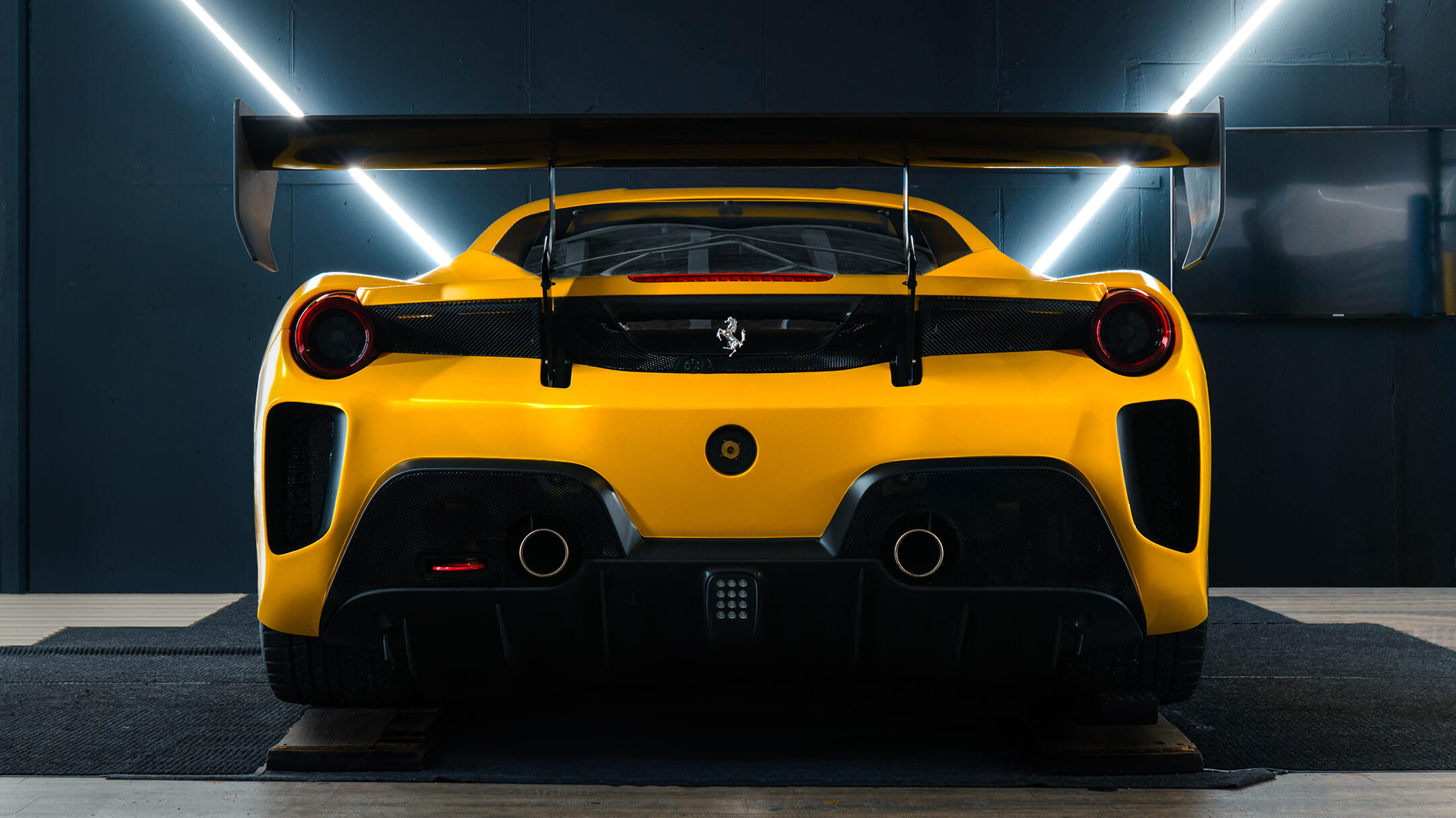 Ferrari 488 / Show Time Design in Gera