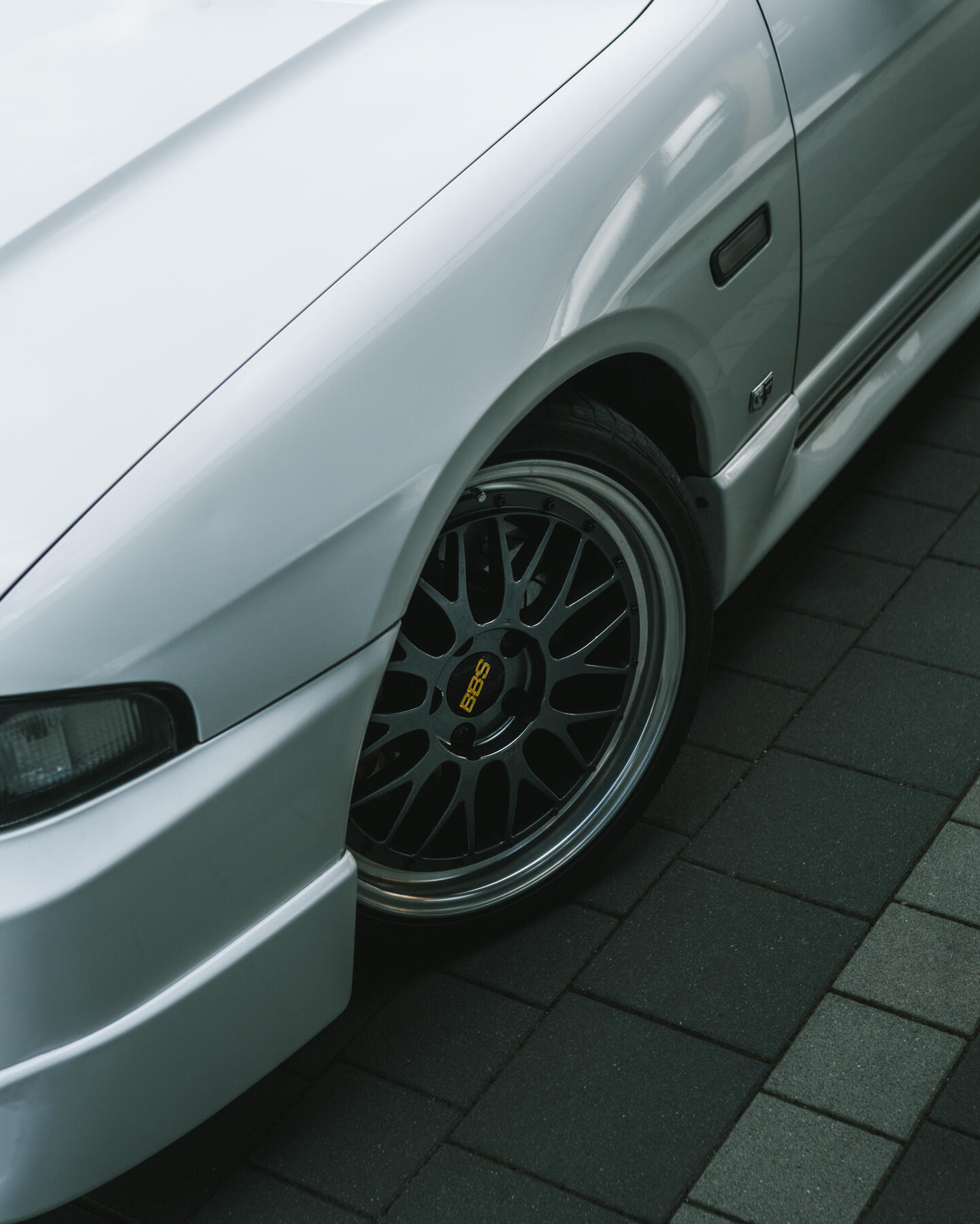 Rene's Skyline R33